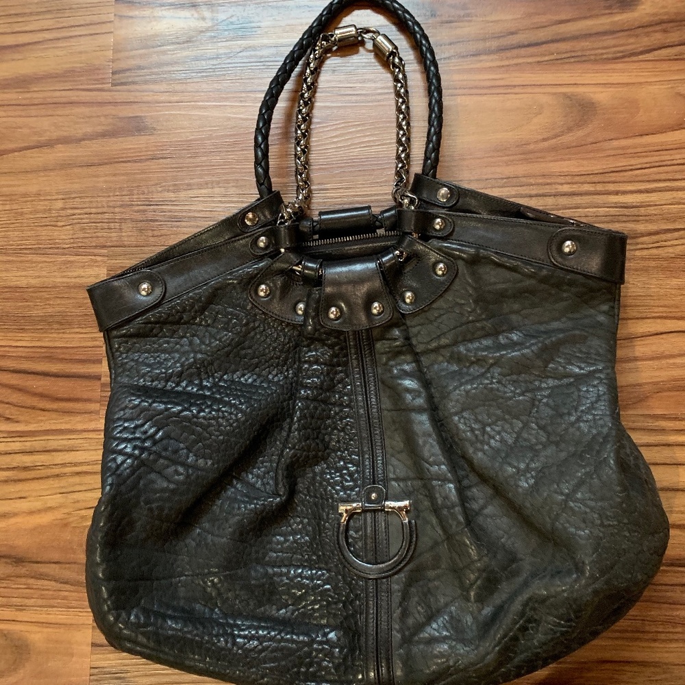 Salvatore Ferragamo Shoulder Bag (Black)